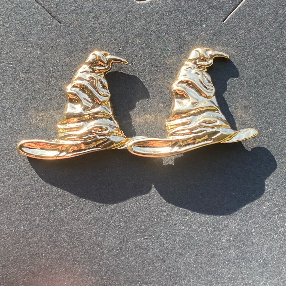 Harry Potter Earrings Wizard Hat/ Sorting Hot Gold Tone Engraved Detail NWT